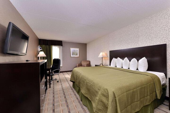 1 King Bed Mobility Accessible (8 of 8)