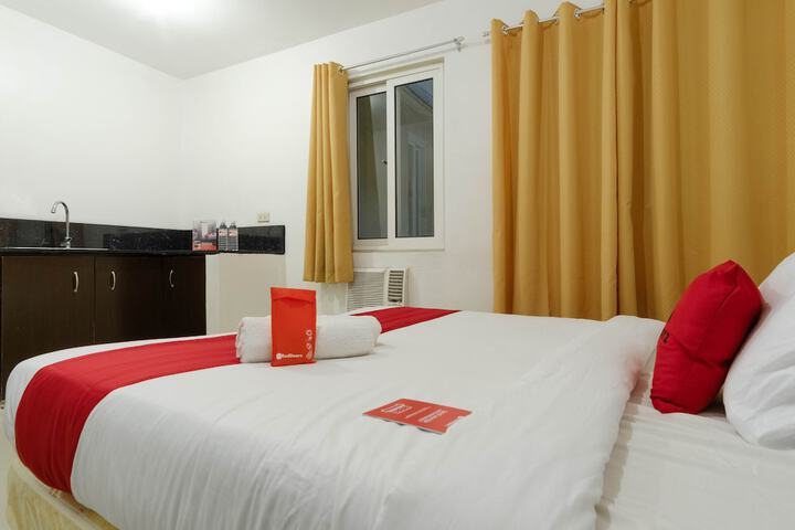 Room 5 of 9