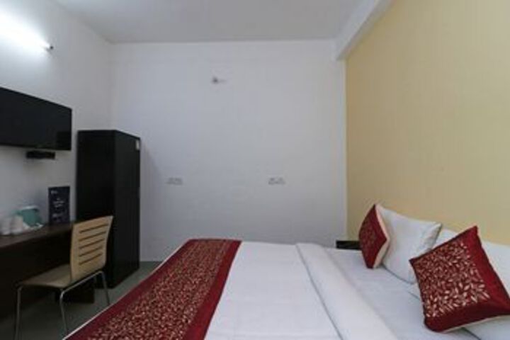 Room 10 of 22