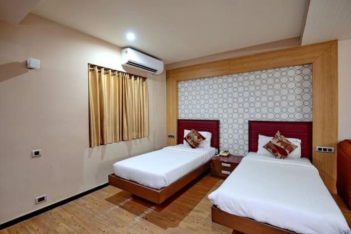 Room 14 of 26