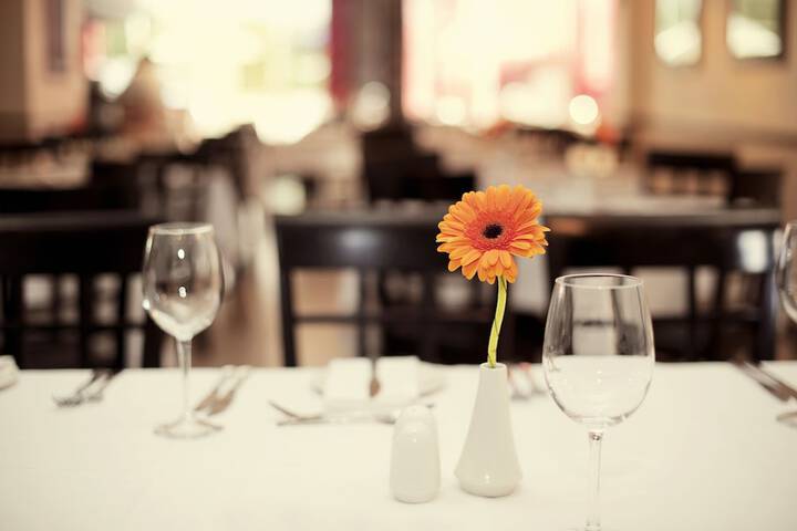 Dining 24 of 44