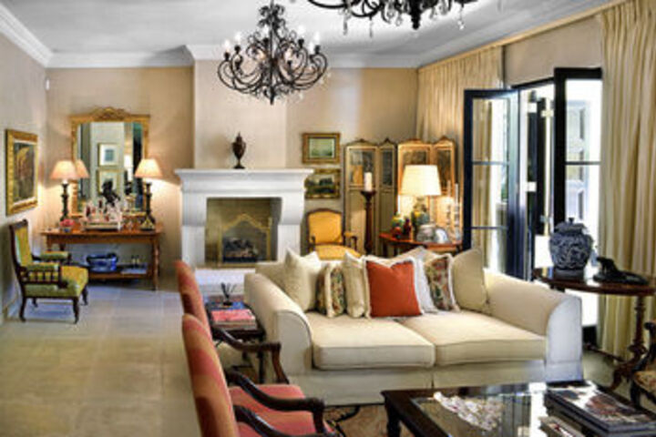 Lounge 9 of 28