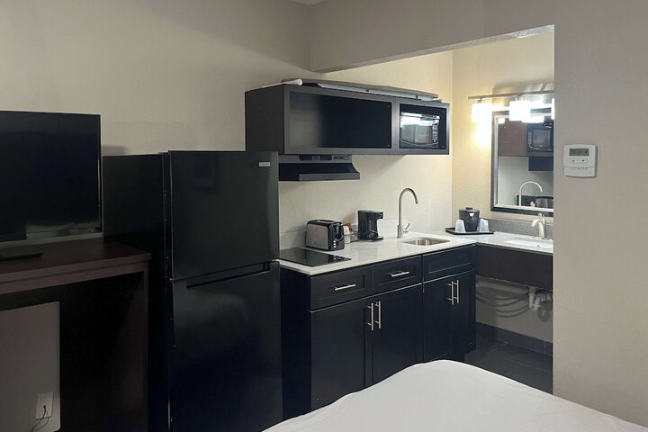 Room 10 of 26