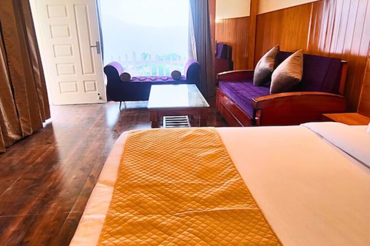 Room 20 of 28
