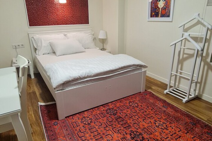 Room 13 of 81