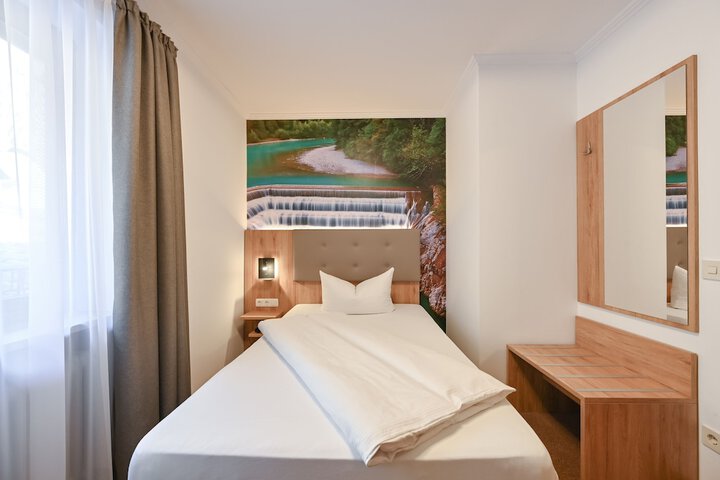 Room 20 of 83