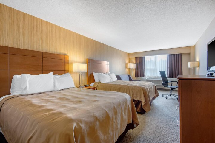 Room 7 of 32