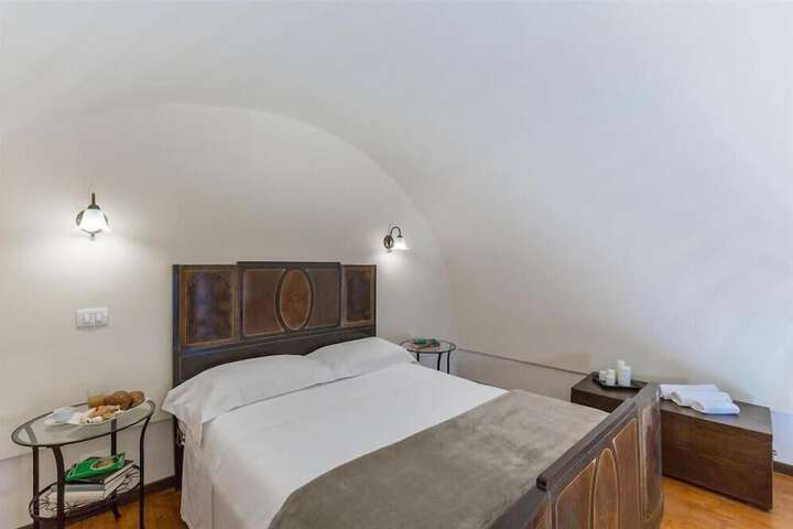 Room 10 of 15