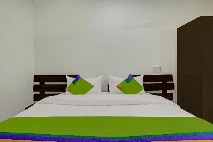 Room 50 of 73