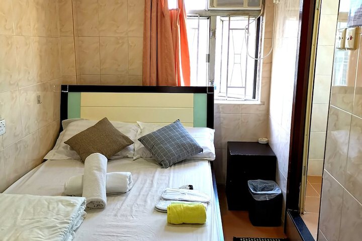 Room 12 of 31
