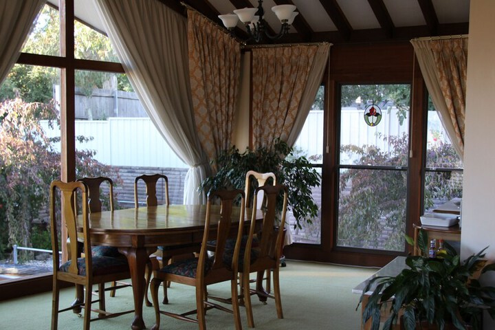 Dining 15 of 28