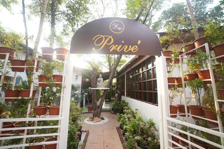 Prive by Whiteflower