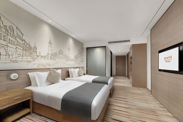 Room 18 of 31