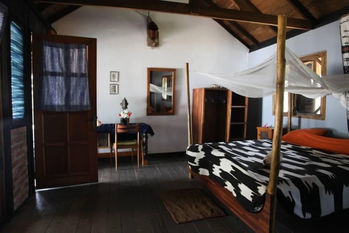 Room 15 of 40