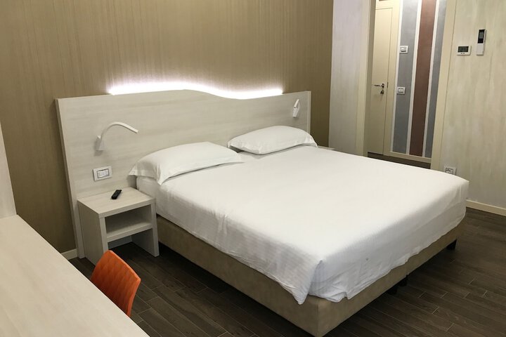 Room 17 of 49