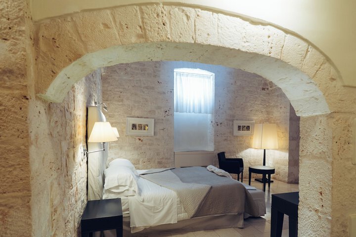Room 15 of 111