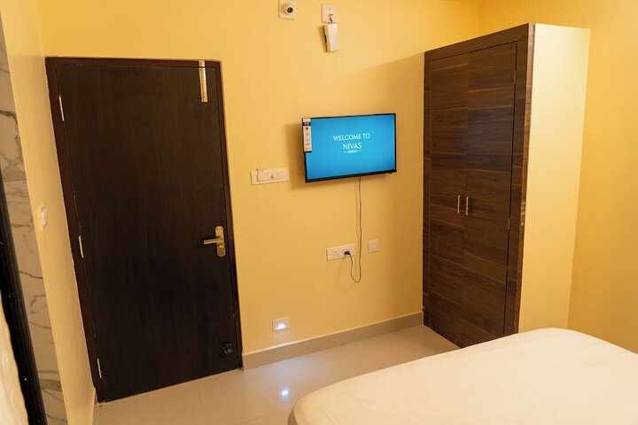 Room 3 of 17
