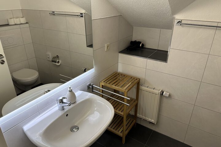 Room 74 of 109