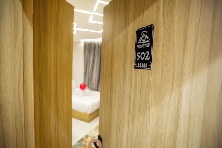 Room 12 of 75