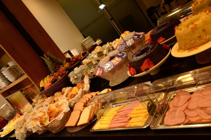 Dining 50 of 61