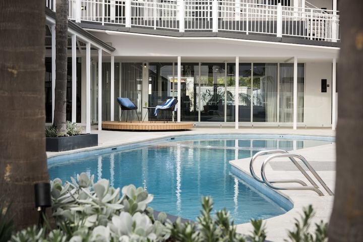Hotel Pool