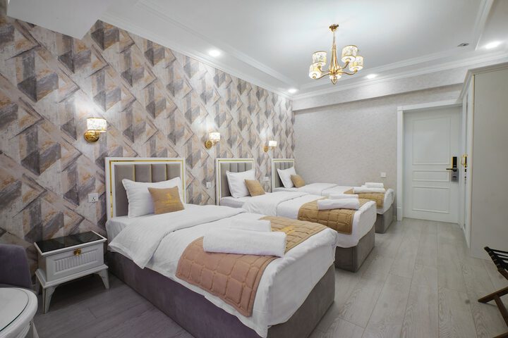 Room 12 of 68