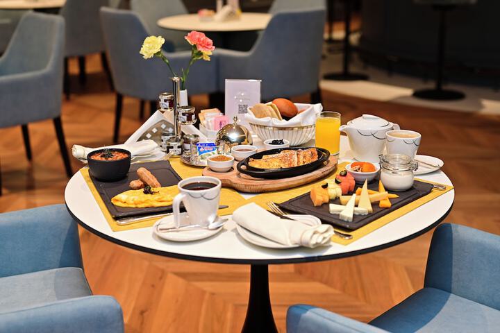 Breakfast/Coffee Service 35 of 42