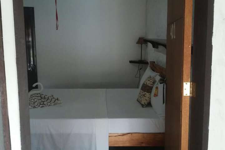 Room 9 of 20