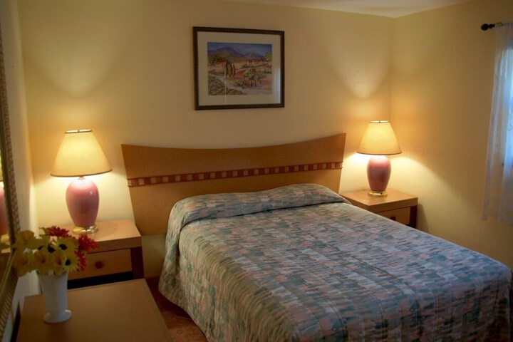 Room 10 of 48
