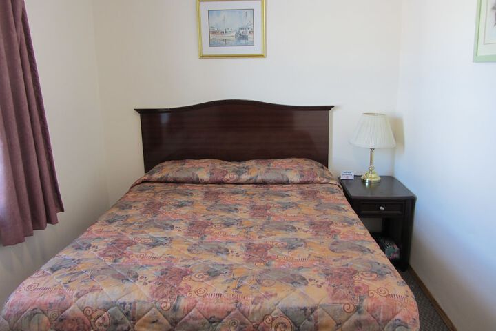 Room 7 of 33