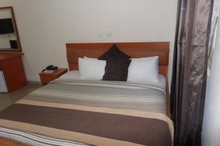 Room 34 of 43