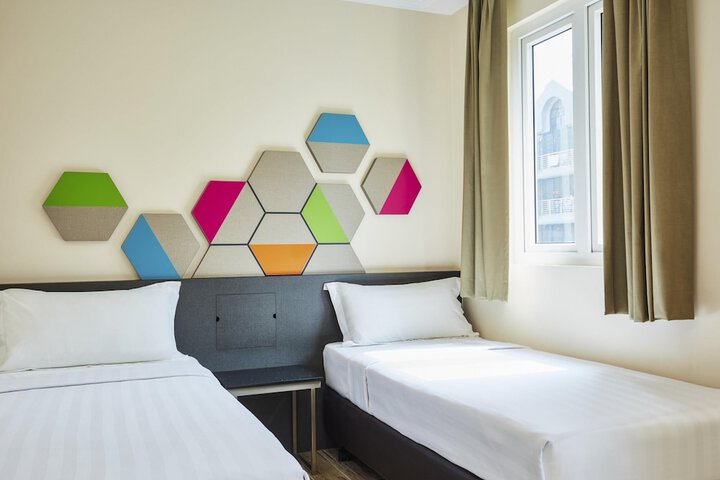 Room 13 of 26