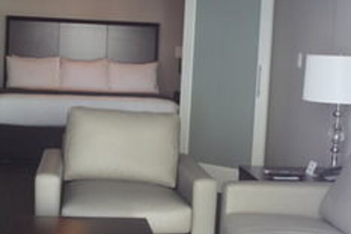 Room 32 of 38