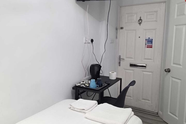 Room 83 of 117