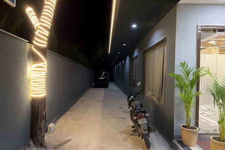 Hotel 79 of 81