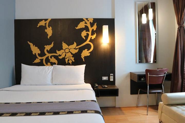Room 17 of 30