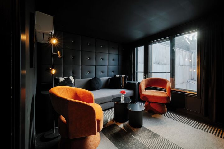 Room 12 of 81