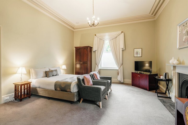 Room 17 of 59