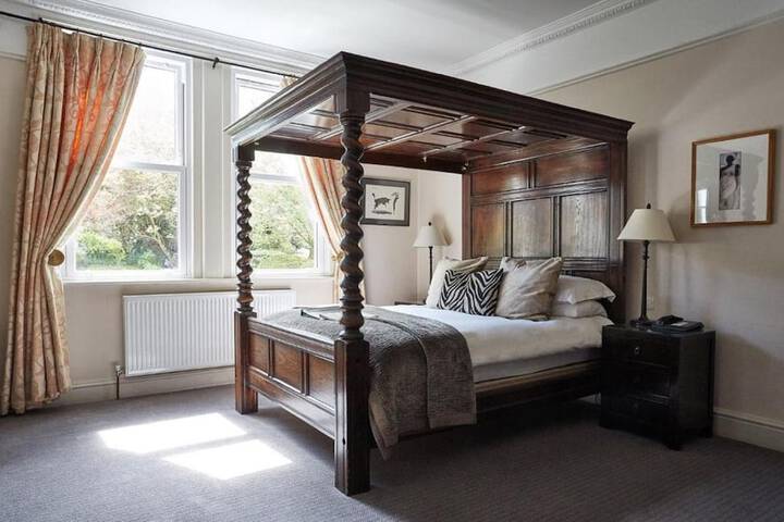 Room 10 of 53