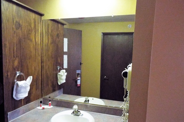 Bathroom sink