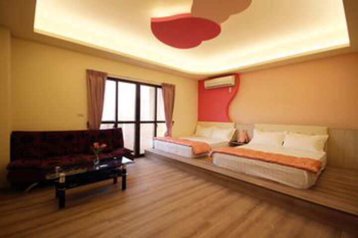 Room 2 of 7