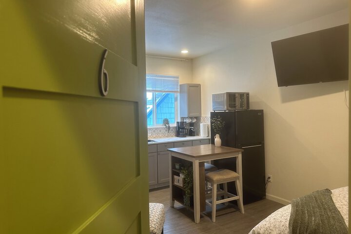 Room 9 of 25