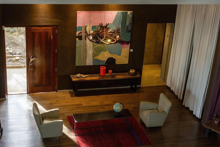 Entrance & Lobby