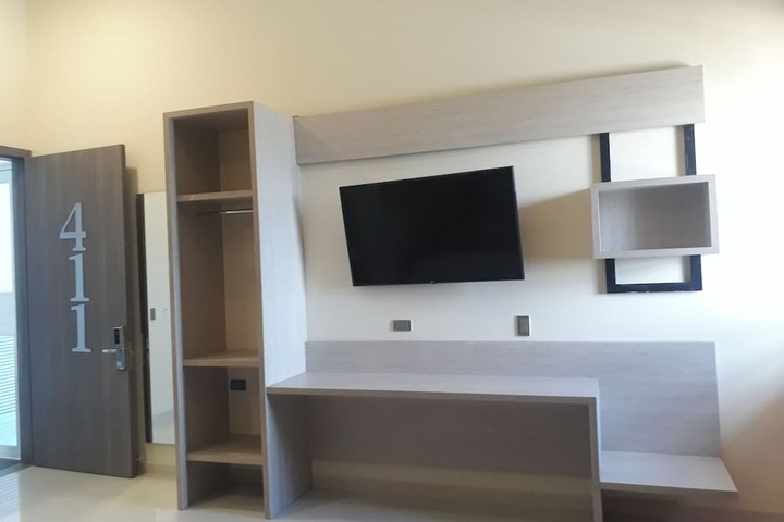 Room 9 of 29