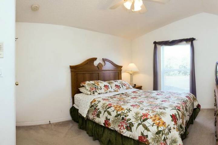 Room 16 of 118