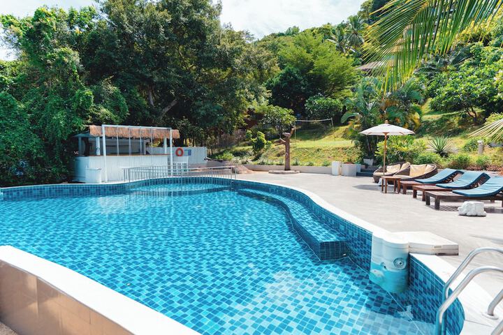 Pools & Facilities