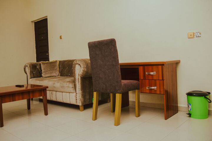 Room 13 of 27