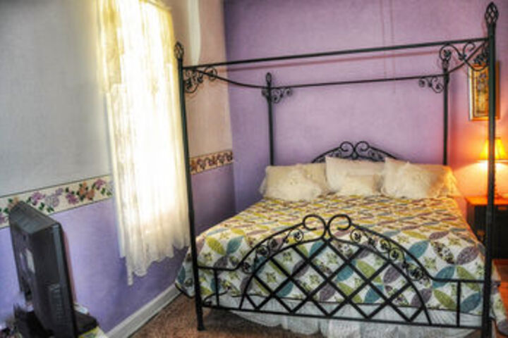 Room 42 of 77