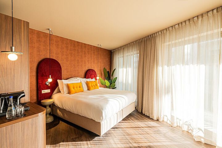 Room 27 of 117