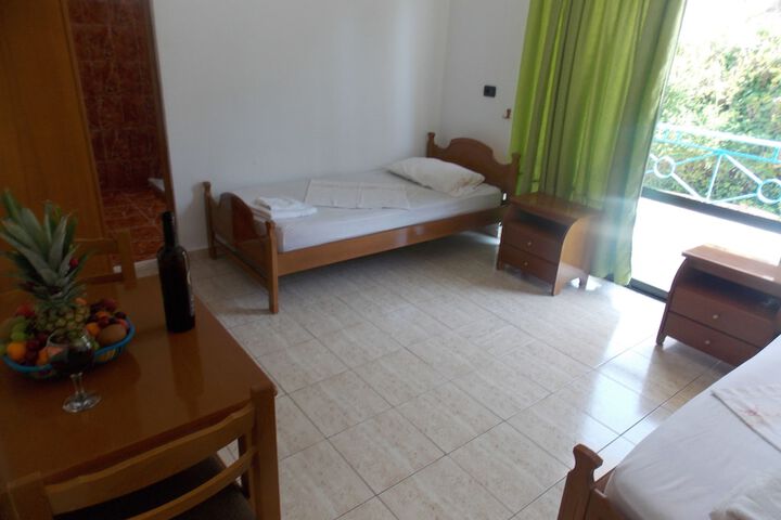 Room 12 of 63